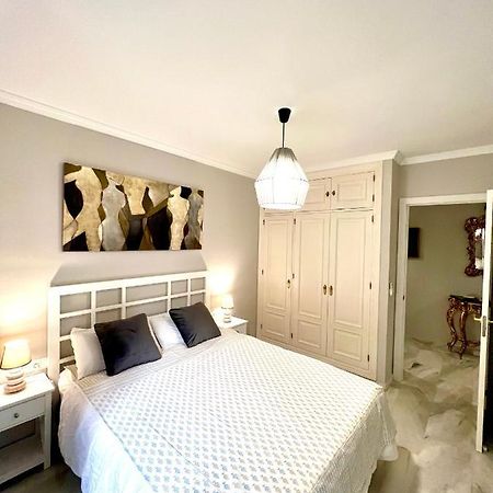 Puerto Deluxe Apartment Malaga Bagian luar foto