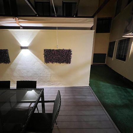 Puerto Deluxe Apartment Malaga Bagian luar foto