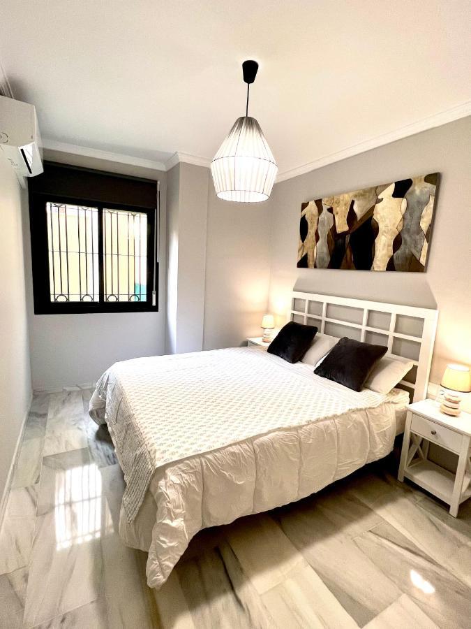 Puerto Deluxe Apartment Malaga Bagian luar foto