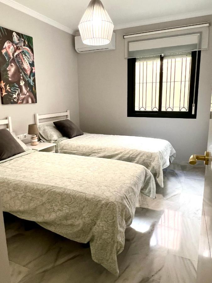 Puerto Deluxe Apartment Malaga Bagian luar foto