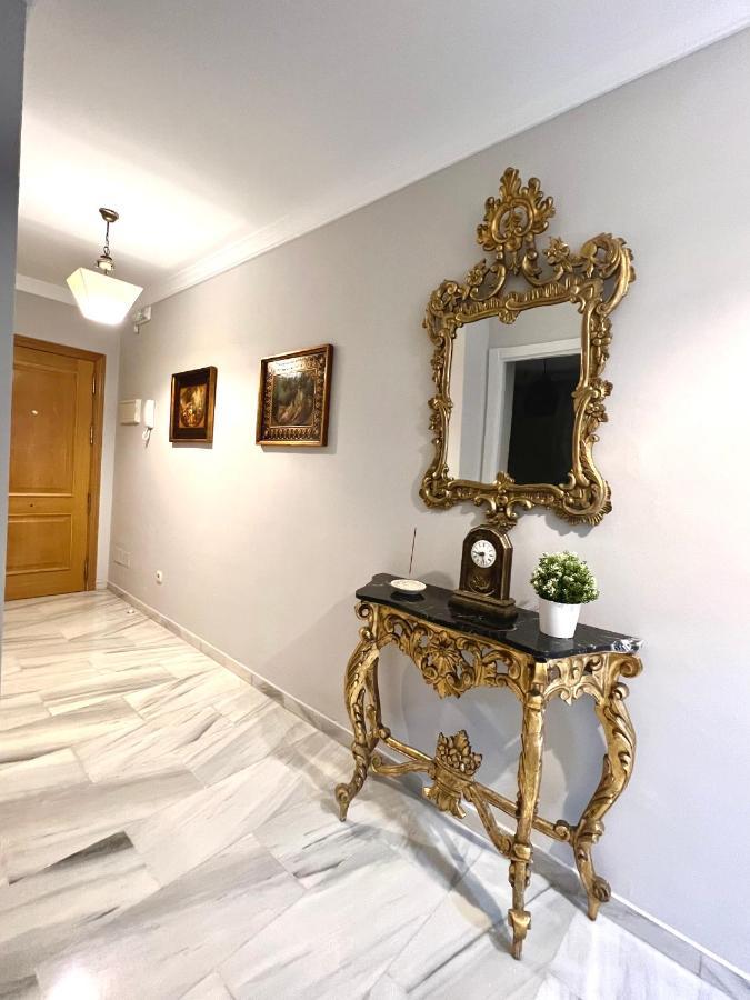 Puerto Deluxe Apartment Malaga Bagian luar foto